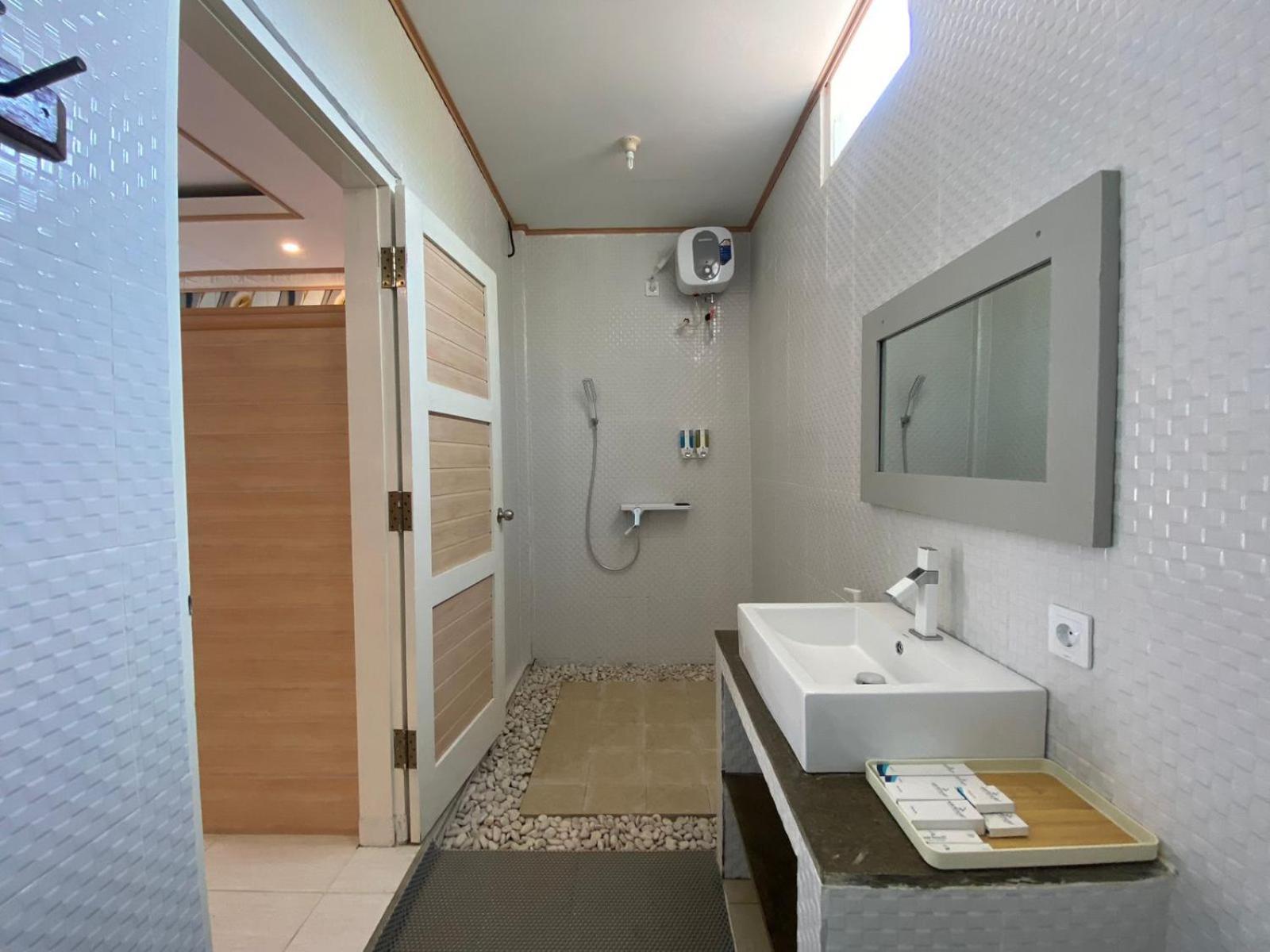 Wah Resort Gili Trawangan Exterior photo